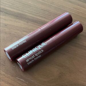 New Bundle of 2 Clinique almost lipstick black honey 💕